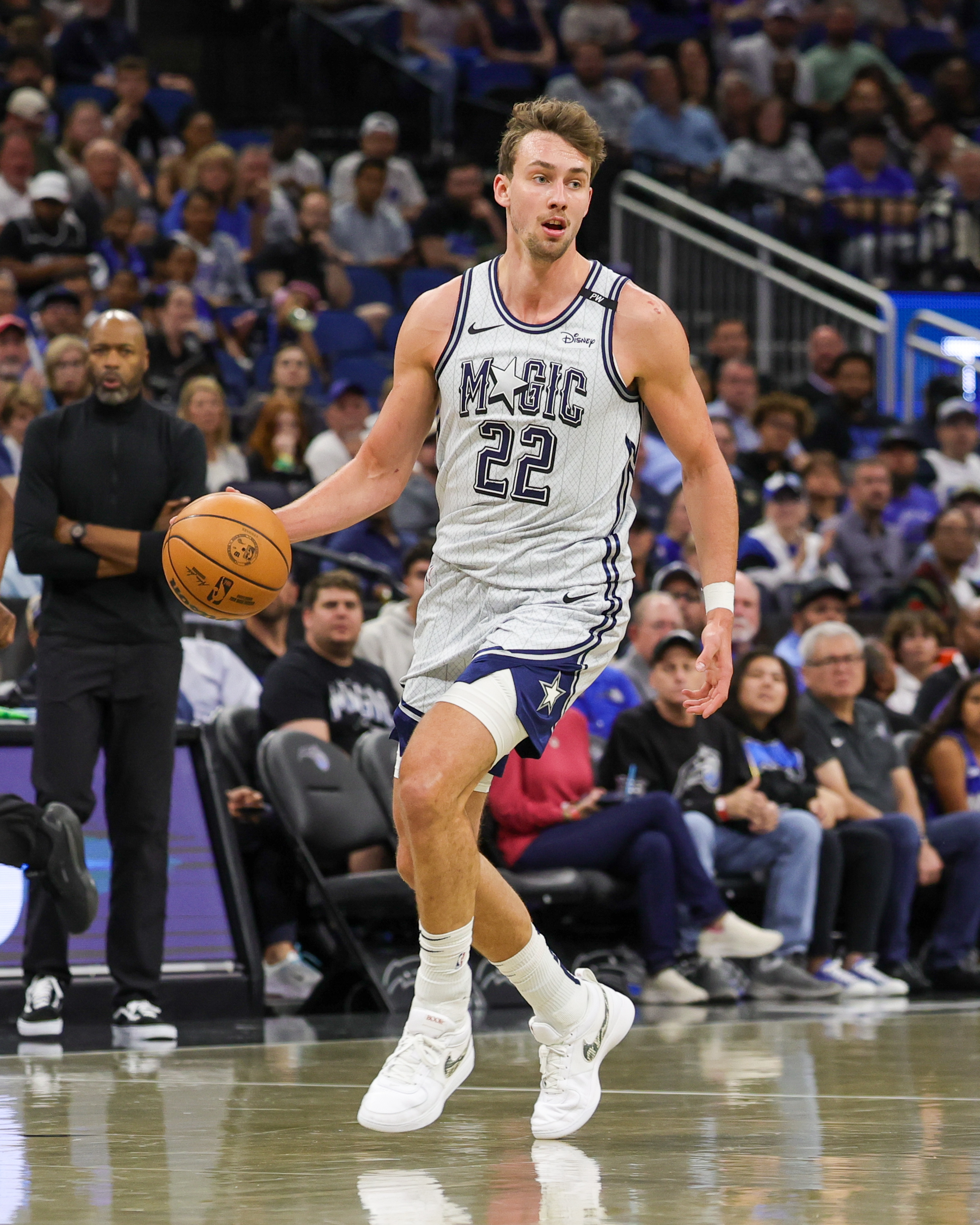 🎂生日战砍22+8!NBA官方祝小瓦格纳24岁生日快乐!